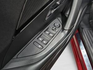 Peugeot 2008 1.2 PURETECH 130 S&S GT AUTO 5P 10