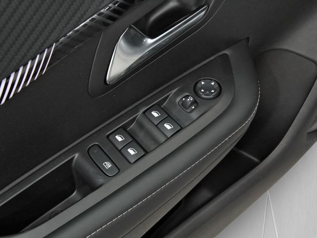 Peugeot 208 Allure Gasolina 100 S&S 6 Vel. MAN Segunda mano