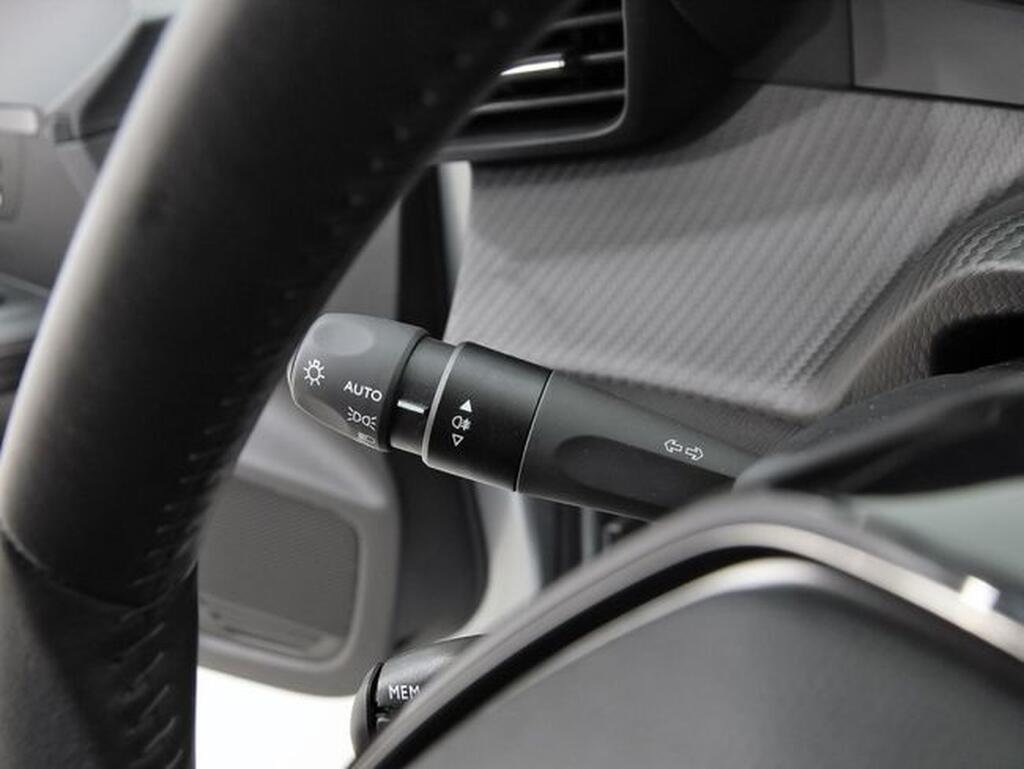 Peugeot 208 Allure Gasolina 100 S&S 6 Vel. MAN Segunda mano