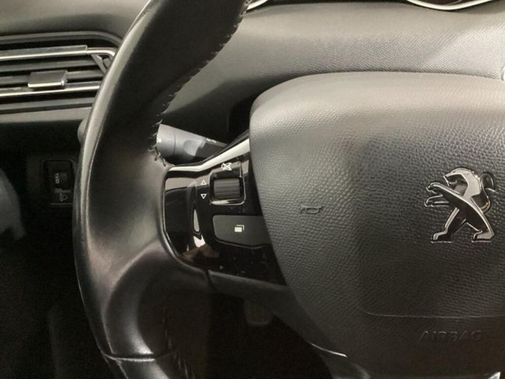 Peugeot 308 5p Style BlueHDi 130 S&S Segunda mano