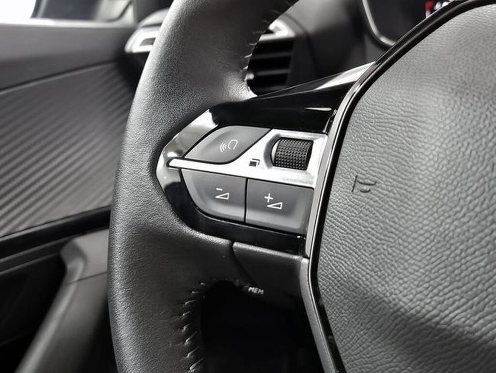 Peugeot 2008 Allure Pack Puretech 100 S&S 6 Vel. MAN Segunda mano