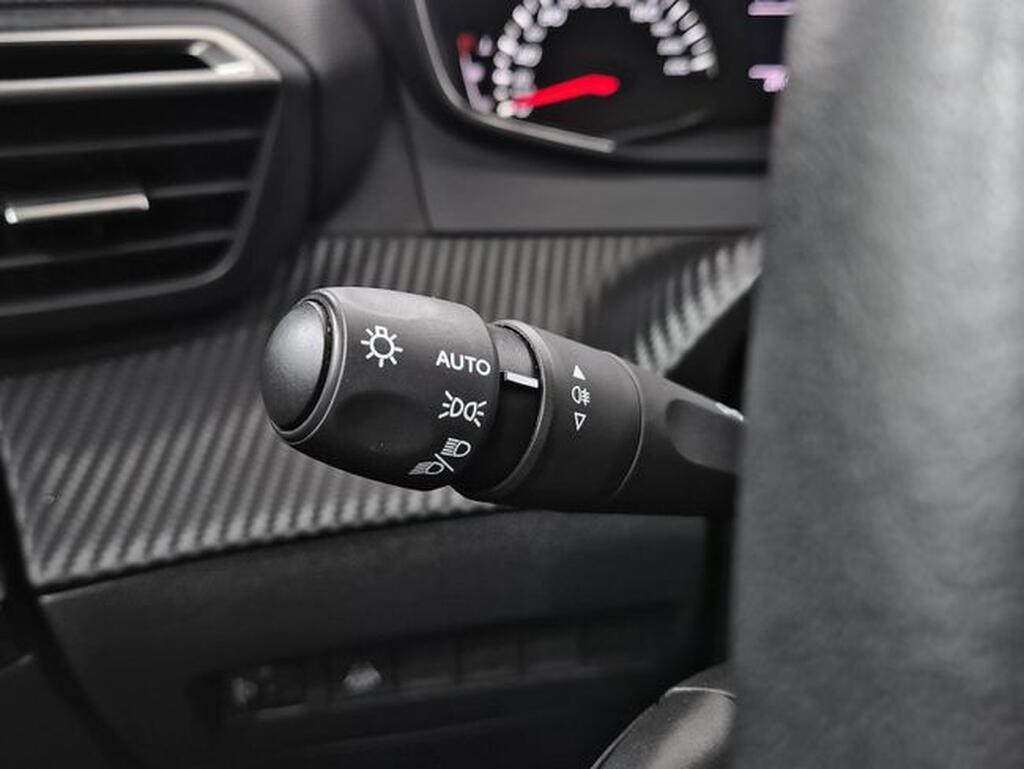 Peugeot 2008 Allure Pack Puretech 100 S&S 6 Vel. MAN Segunda mano