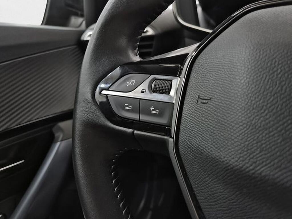 Peugeot 2008 Allure Puretech 130 S&S BVM6 Segunda mano