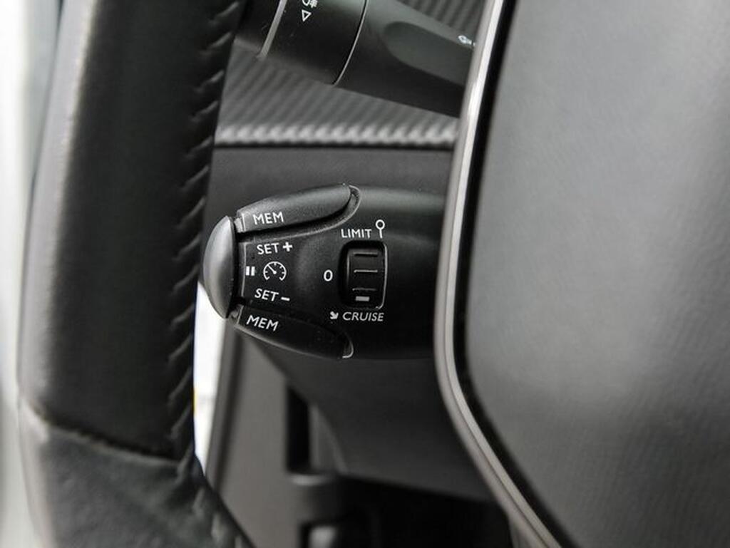 Peugeot 2008 E-2008 BEV ALLURE PACK 100KW 5P Segunda mano