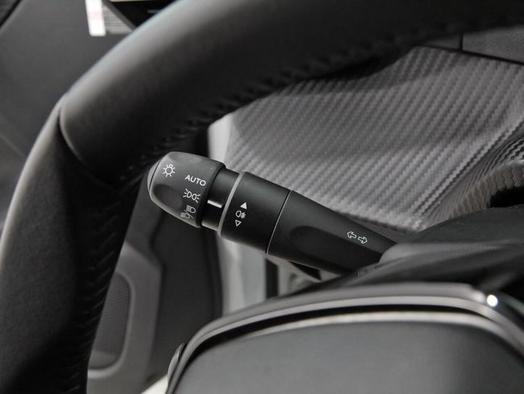 Peugeot 2008 E-2008 BEV ALLURE PACK 100KW 5P Segunda mano
