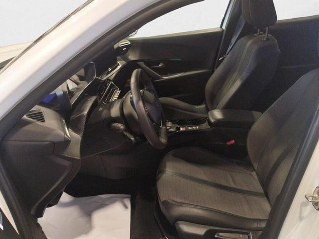 Peugeot 2008 Eléctrico Allure Pack (100kW) Segunda mano
