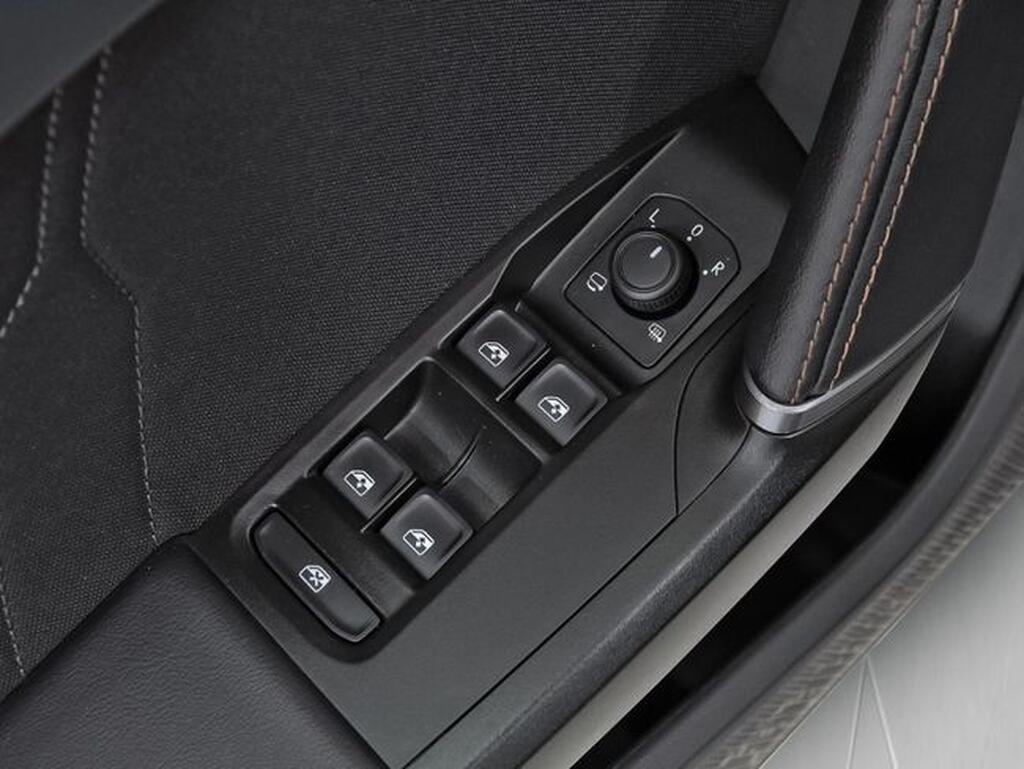 CUPRA León 1.5 eTSI 110kW (150CV) DSG Segunda mano