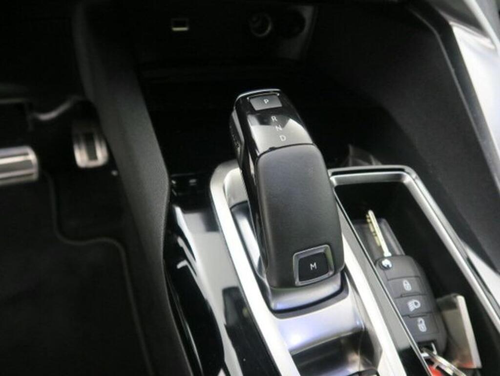 Peugeot 3008 1.2 PURETECH 96KW (130CV) GT LINE EAT8 Segunda mano