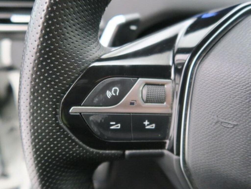 Peugeot 3008 1.2 PURETECH 96KW (130CV) GT LINE EAT8 Segunda mano