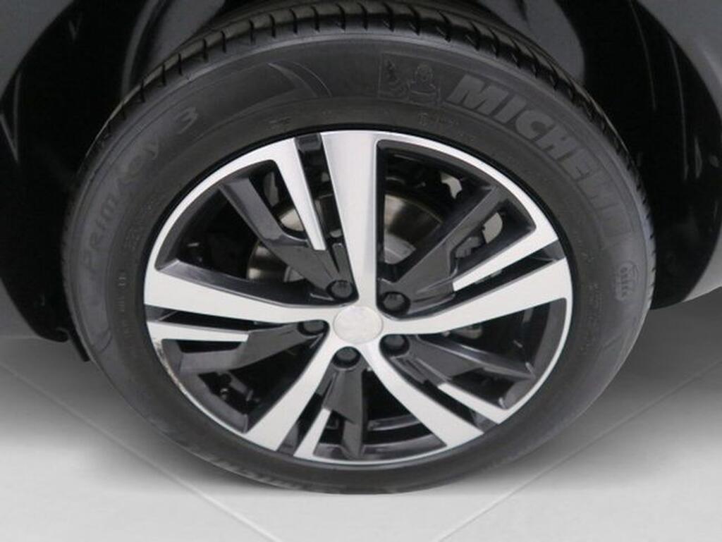 Peugeot 3008 GT LINE 1.2 PURETECH 130CV MAN 5P Segunda mano