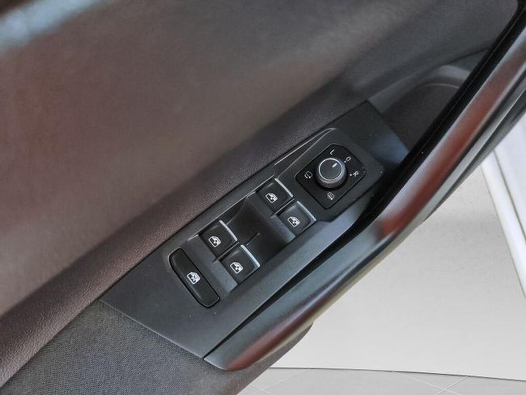 Volkswagen Taigo R-Line 1.0 TSI 81kW (110CV) DSG 19