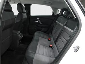 Citroën C4 1.2 PURETECH 130 PLUS 5P 9