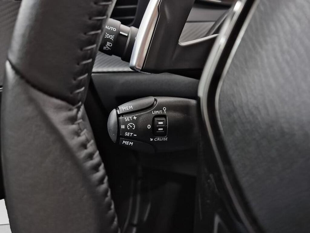 Peugeot 208 Style HYBRID 110 eDCS6 Segunda mano