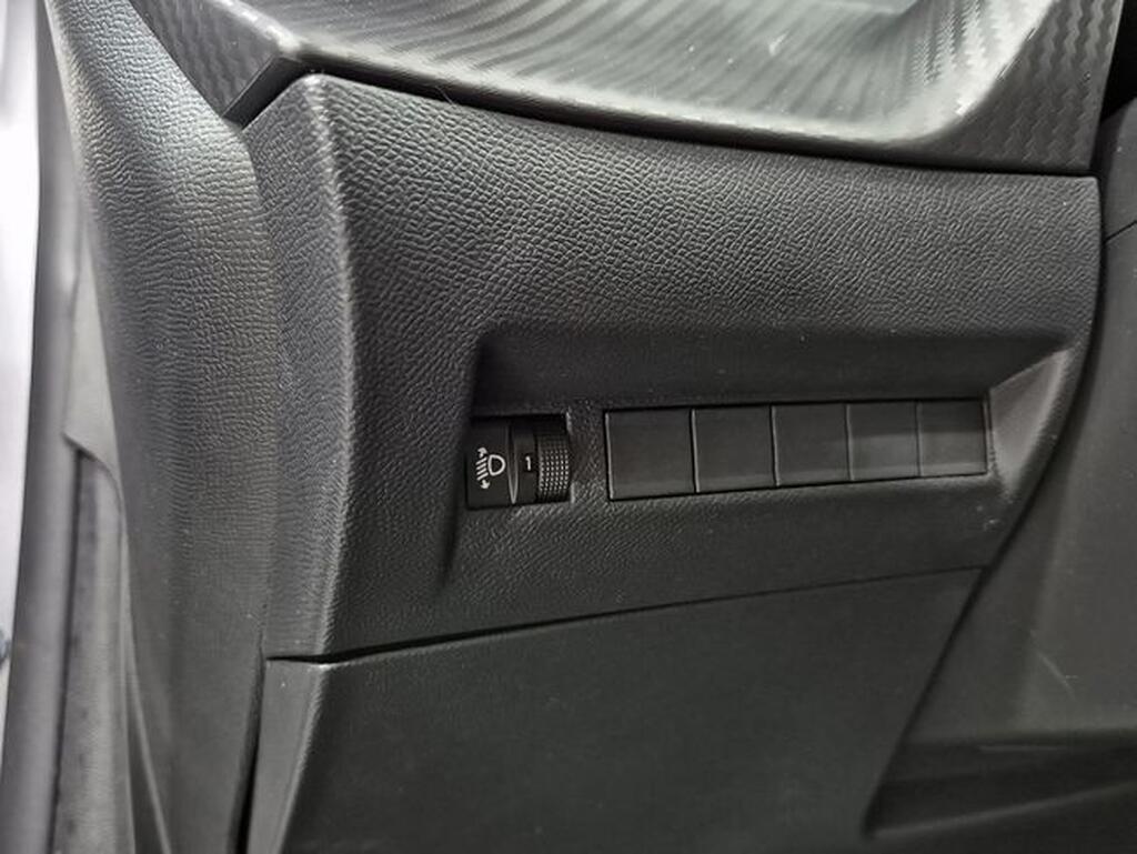 Peugeot 208 Style HYBRID 110 eDCS6 Segunda mano