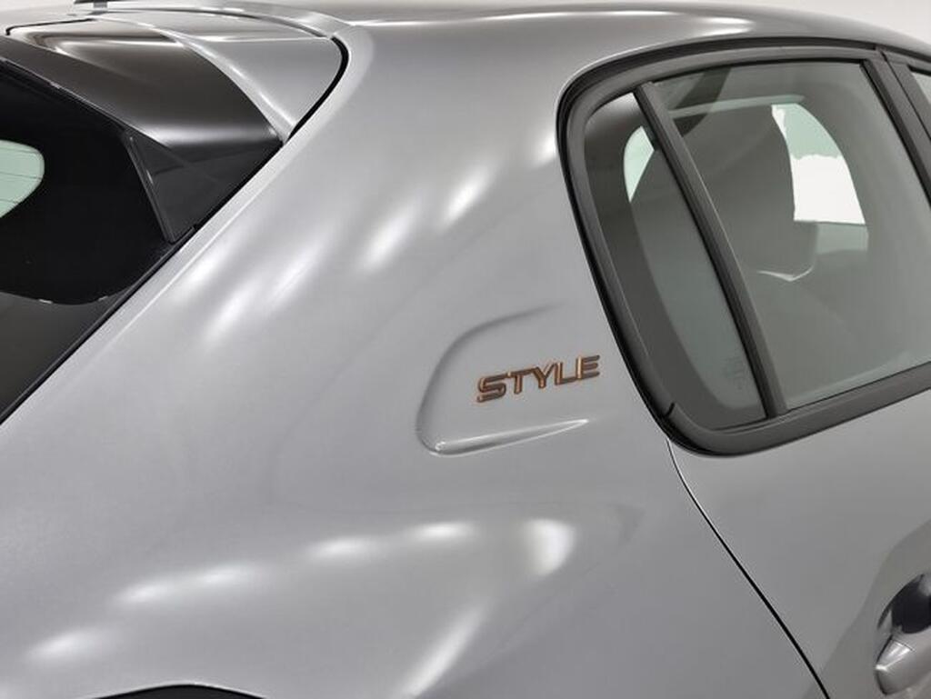 Peugeot 208 Style HYBRID 110 eDCS6 Segunda mano