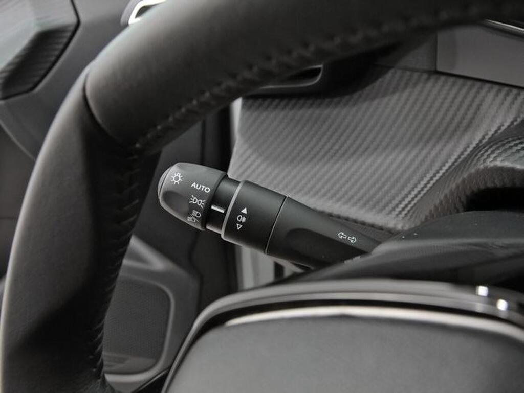 Peugeot 2008 Allure Puretech 130 S&S 6 Vel. MAN Segunda mano