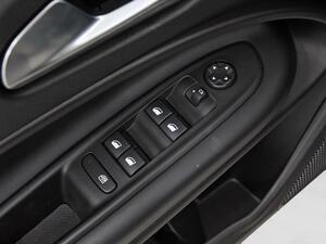 Jeep Avenger 1.2 eHybrid 74kW (100CV) Altitude 13