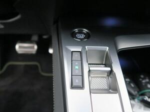 Peugeot 308 5P GT Hybrid 180 eEAT8 11