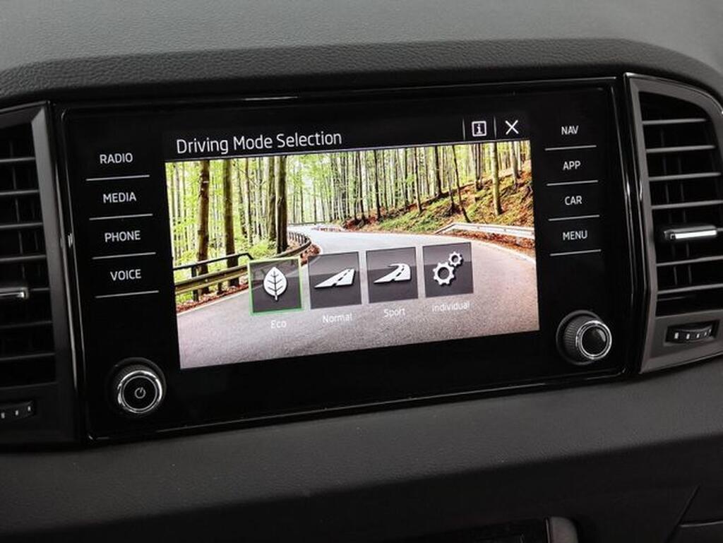 Skoda Karoq 1.5 TSI 110kW (150CV) DSG ACT Sportline Segunda mano