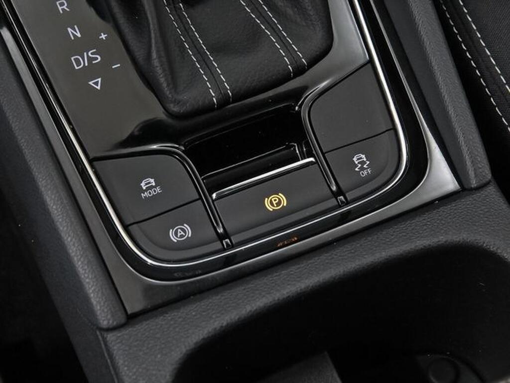 Skoda Karoq 1.5 TSI 110kW (150CV) DSG ACT Sportline Segunda mano