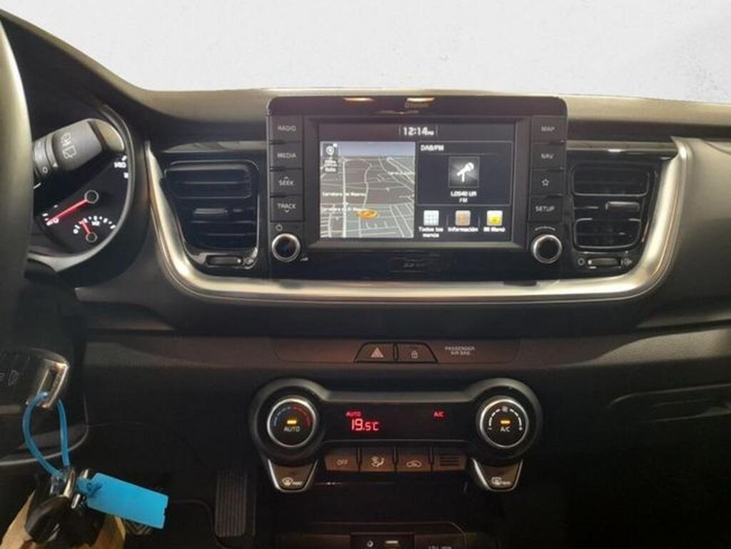 Kia Stonic 1.0 T-GDi 74kW (100CV) Drive 17