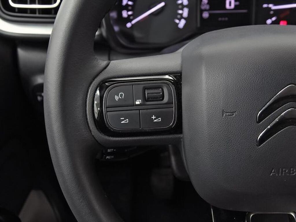 Citroën C3 PureTech 60KW (83CV) Shine 28