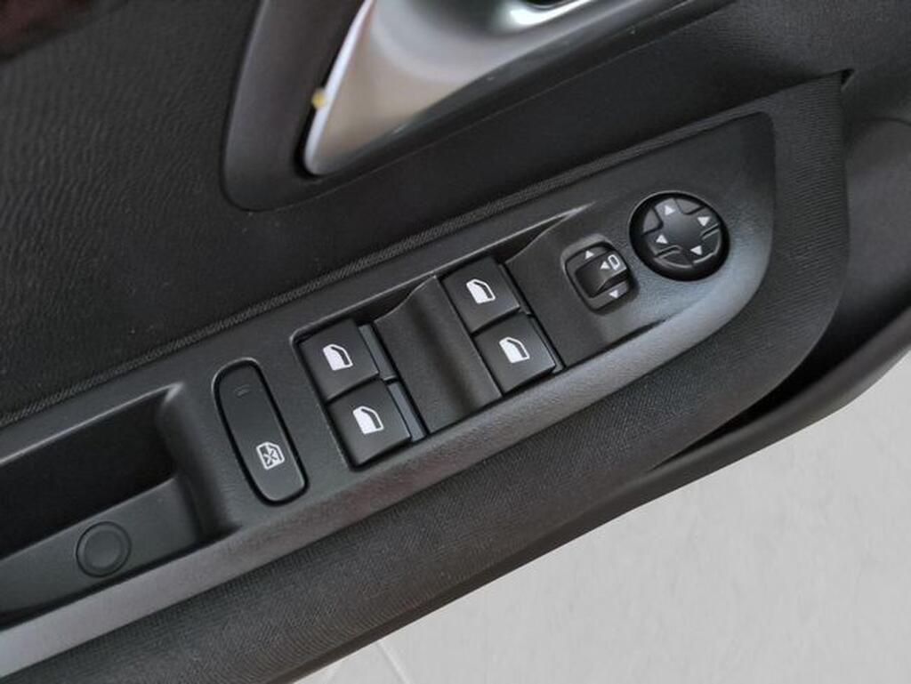 Peugeot 208 PureTech 73kW (100CV) EAT8 Active Pack Segunda mano