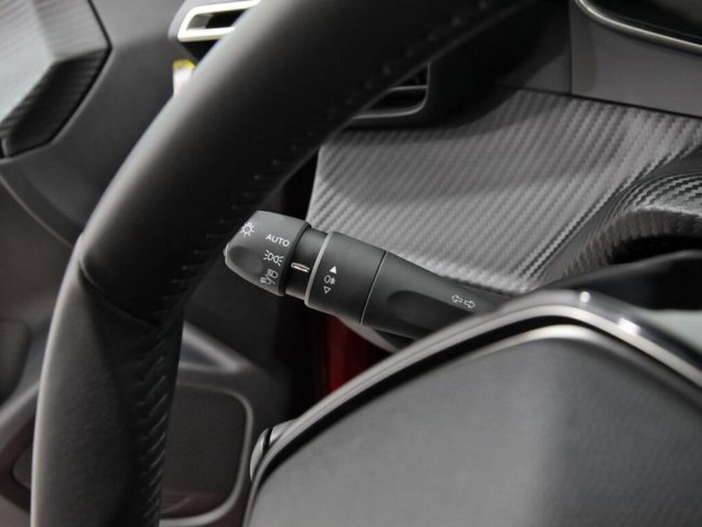 Peugeot 2008 Allure Puretech 100 S&S 6 Vel. MAN Segunda mano