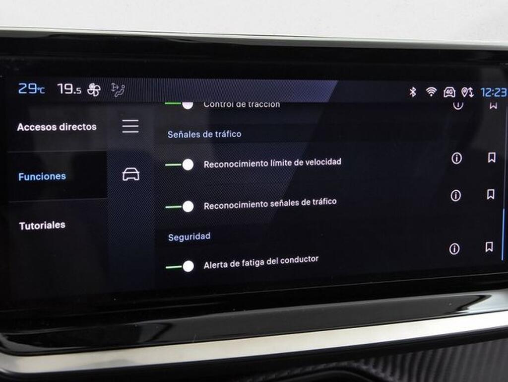 Peugeot 2008 Allure Puretech 100 S&S 6 Vel. MAN Segunda mano
