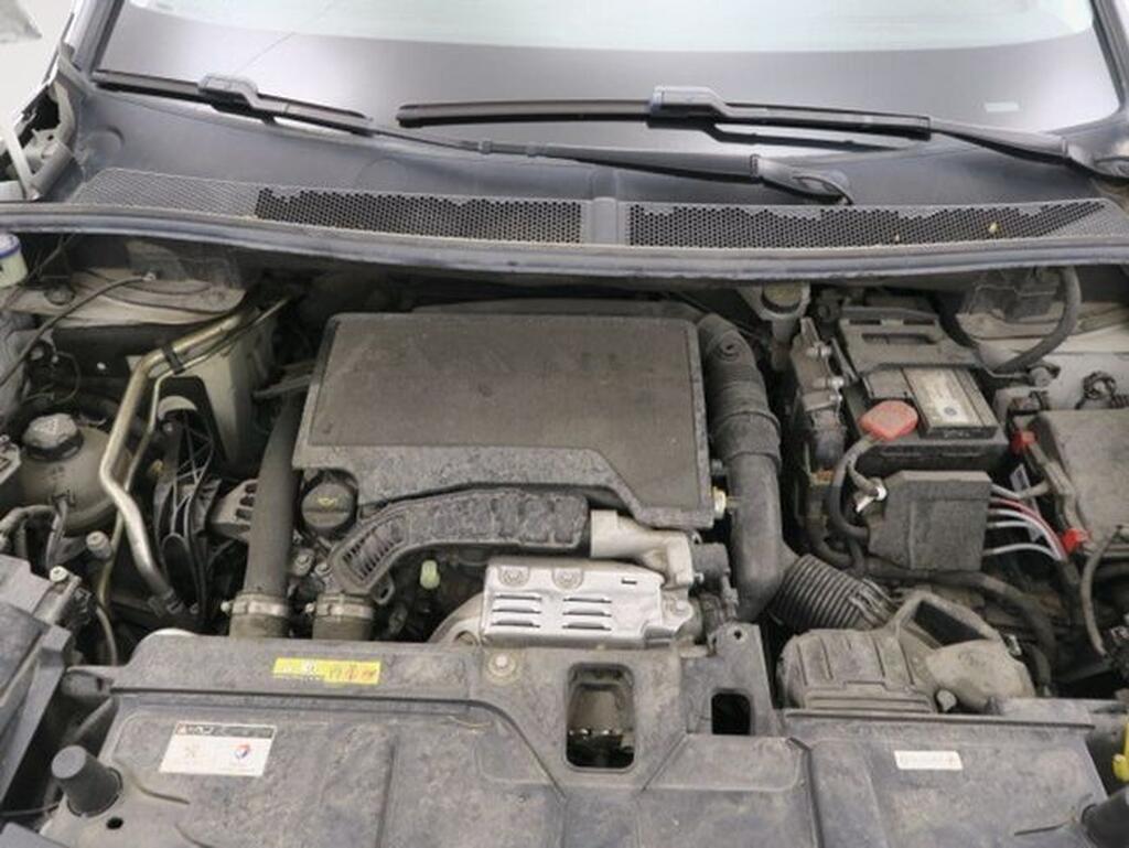 Peugeot 3008 1.2 PURETECH 130 ALLURE 5P Segunda mano