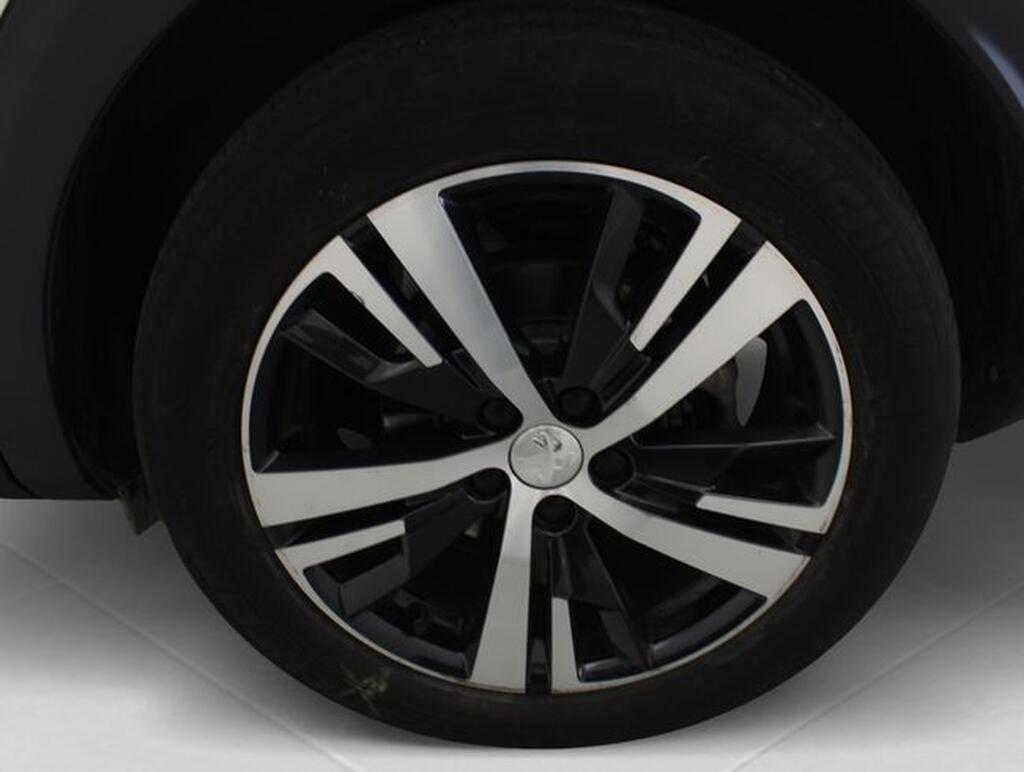 Peugeot 3008 1.2 PURETECH 130 ALLURE 5P Segunda mano