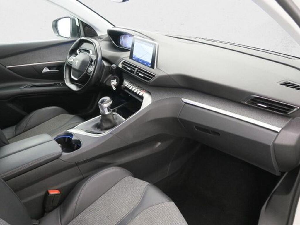 Peugeot 3008 1.2 PURETECH 130 ALLURE 5P Segunda mano