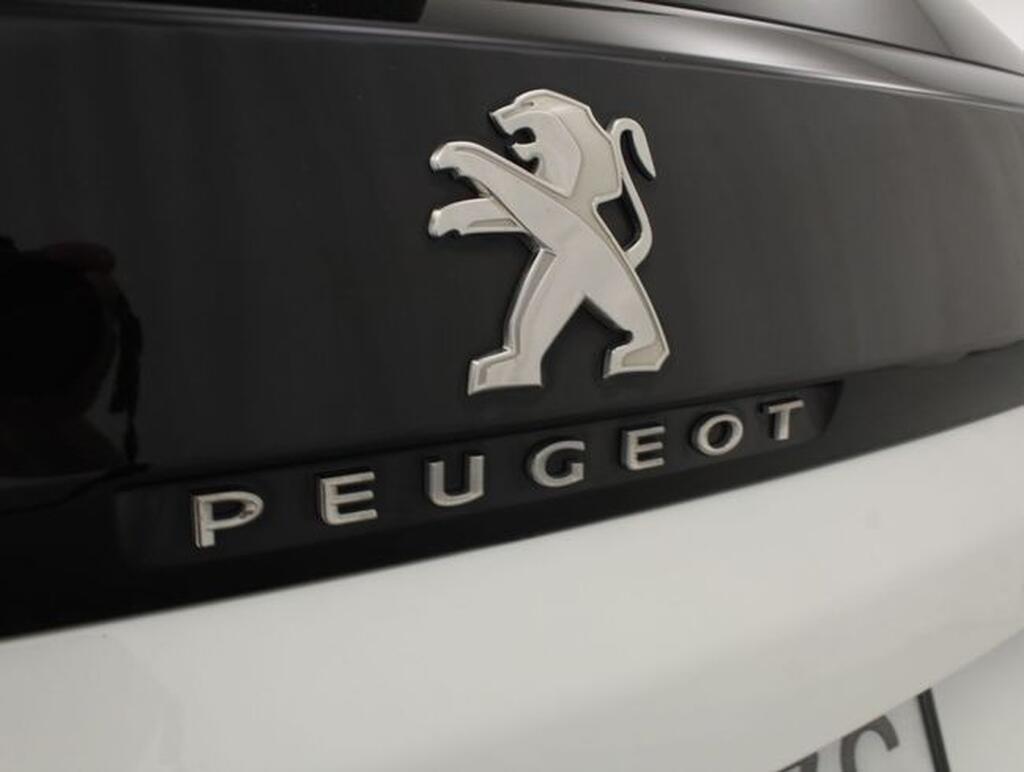 Peugeot 3008 1.2 PURETECH 130 ALLURE 5P Segunda mano