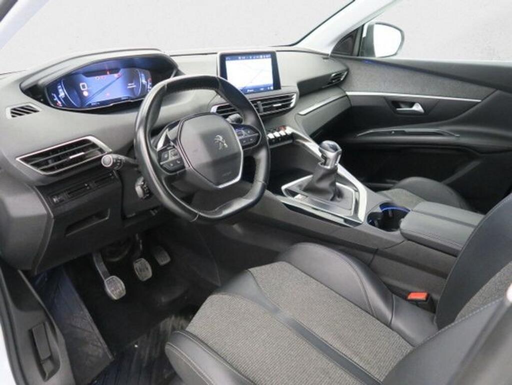 Peugeot 3008 1.2 PURETECH 130 ALLURE 5P Segunda mano