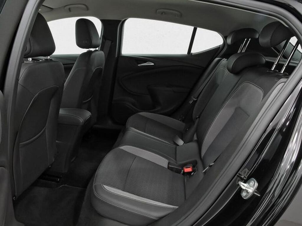 Opel Astra 1.2T SHL 81kW (110CV) Design & Tech Segunda mano