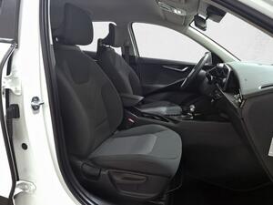 Kia Niro 1.6 GDi HEV 104kW (141CV) Concept 7