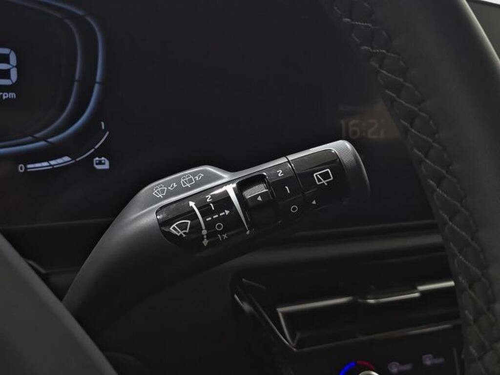 Kia Niro 1.6 GDi HEV 104kW (141CV) Concept 15