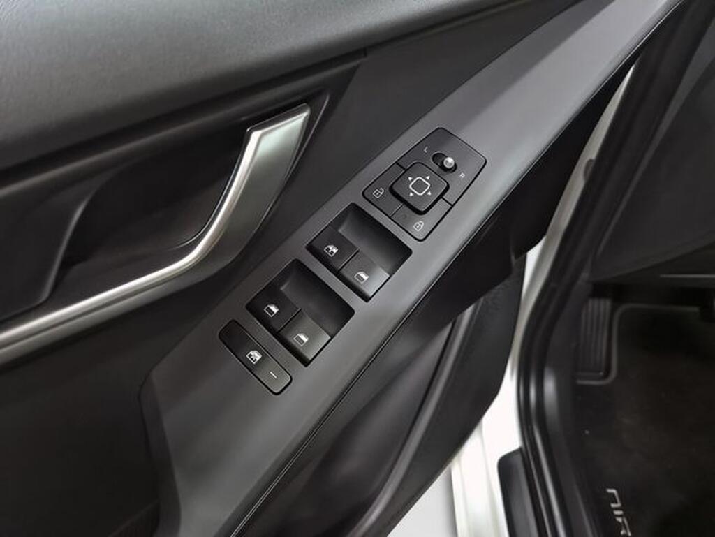Kia Niro 1.6 GDi HEV 104kW (141CV) Concept 11