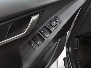 Kia Niro 1.6 GDi HEV 104kW (141CV) Concept 11