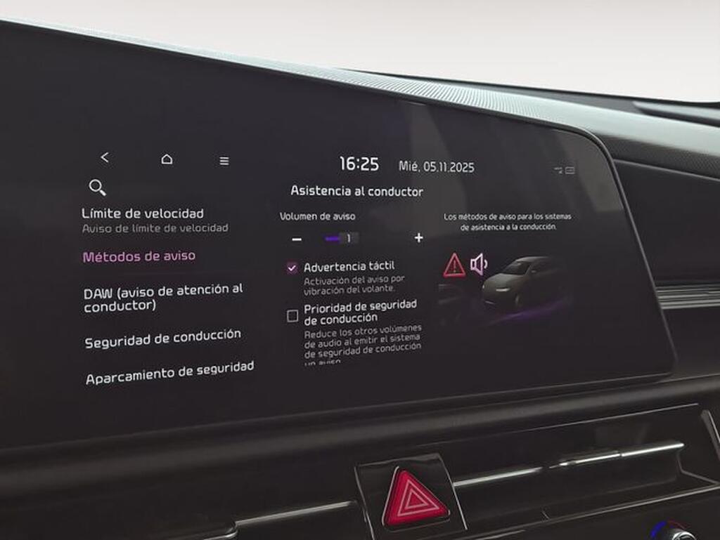 Kia Niro 1.6 GDi HEV 104kW (141CV) Concept 28