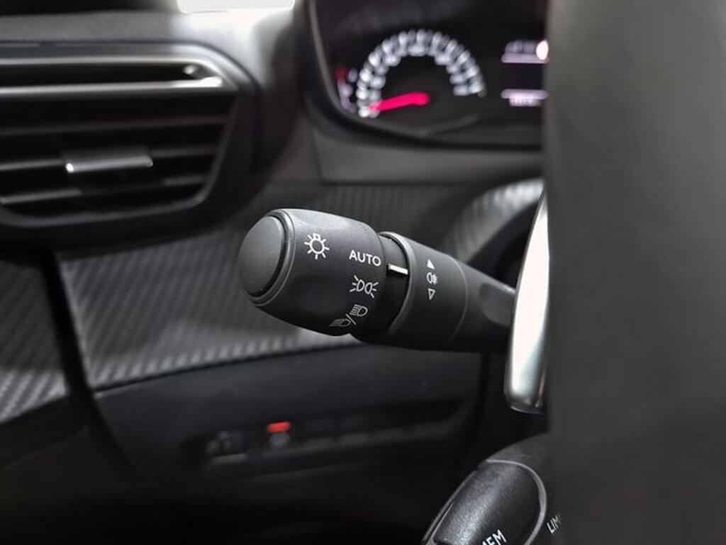 Peugeot 2008 Active Pack BlueHDI 130 S&S EAT8 Segunda mano