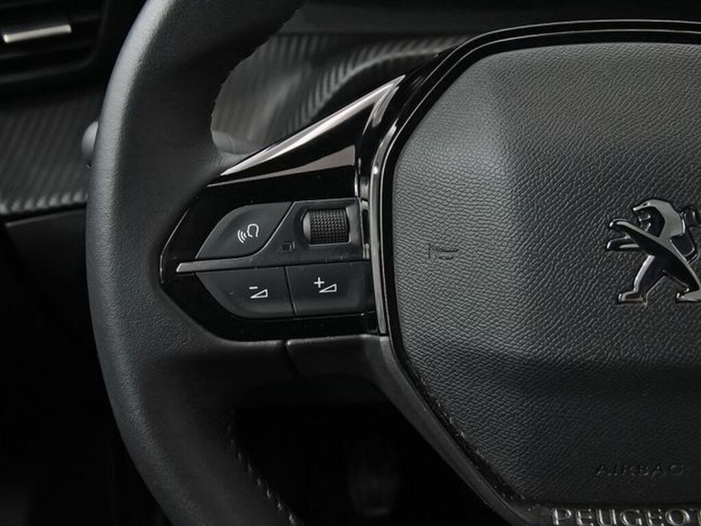 Peugeot 2008 Allure Pack Puretech 130 S&S 6 Vel. MAN Segunda mano