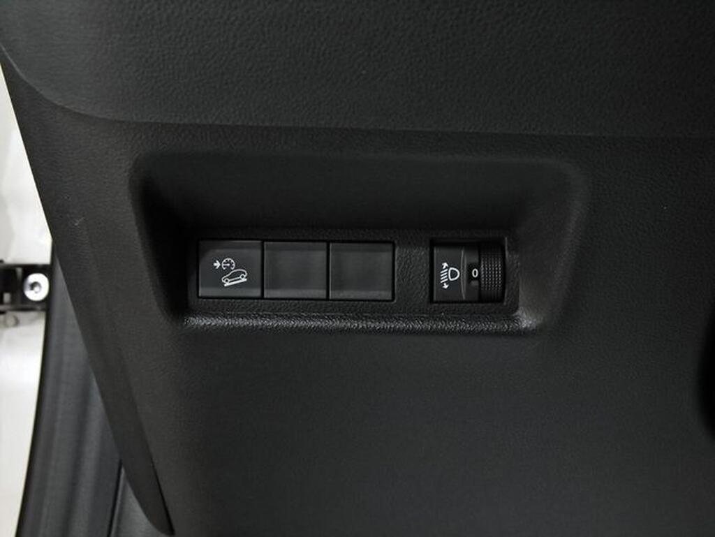 Jeep Avenger 1.2 eHybrid 74kW (100CV) Altitude Segunda mano