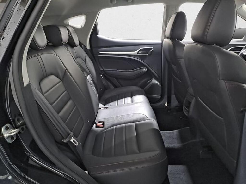 MG ZS 1.5 Luxury 8