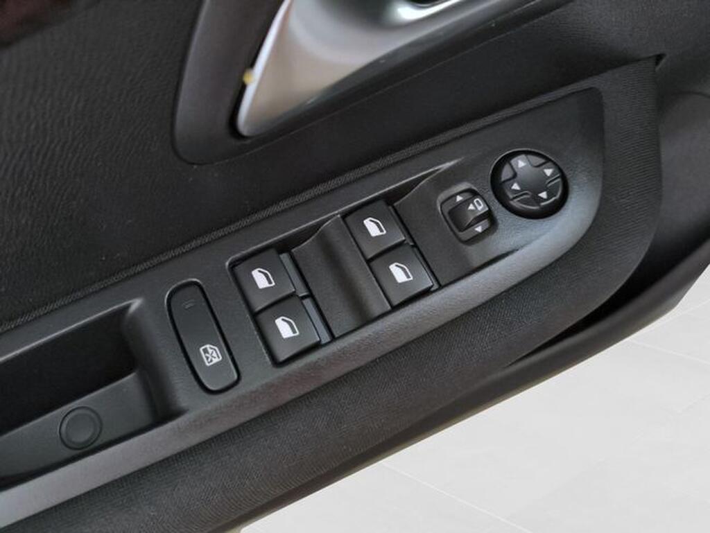 Peugeot 208 PureTech 73kW (100CV) EAT8 Active Pack Segunda mano