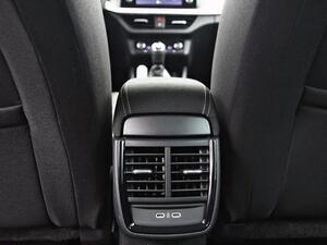 Skoda Kamiq 1.0 TSI 70kW (95CV) AMBITION 31