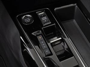 Peugeot 3008 Hybrid 1.2 100KW GT eDCS6 33