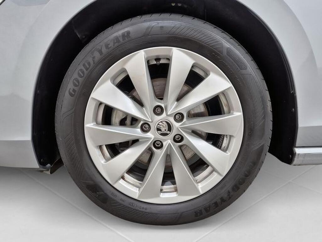 Skoda Superb Combi 1.5 TSI m-HEV 110kW DSG Selection Segunda mano