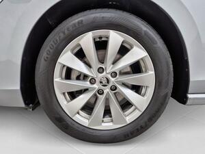 Skoda Superb Combi 1.5 TSI m-HEV 110kW DSG Selection 8