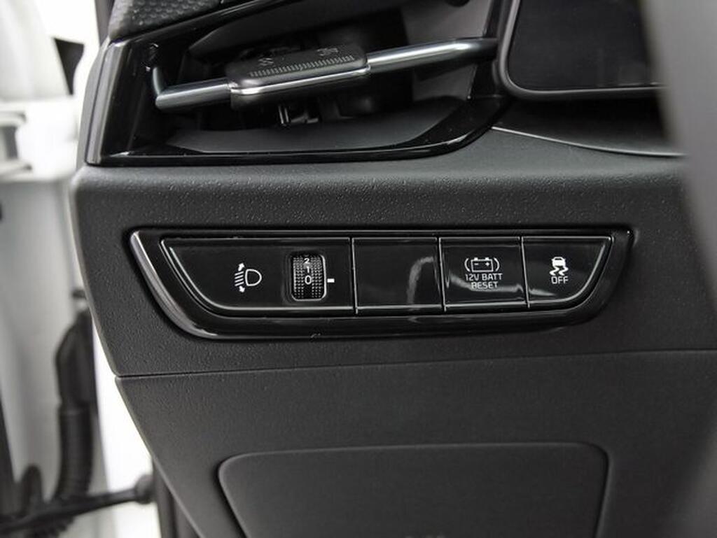 Kia Niro 1.6 GDi HEV 104kW (141CV) Drive Segunda mano